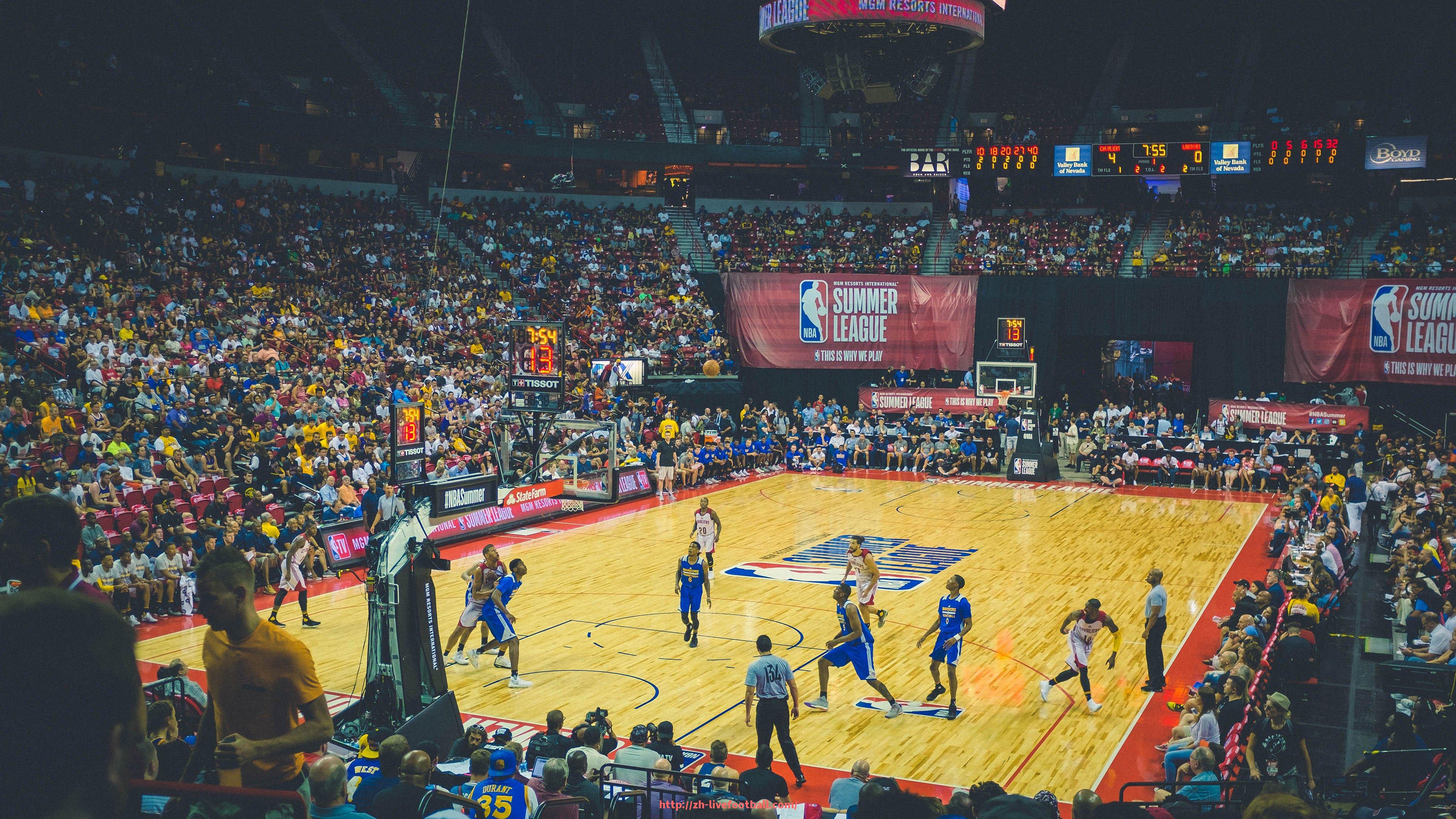 足球直播-世俱杯球队战术打法解析及比赛应变策略研究